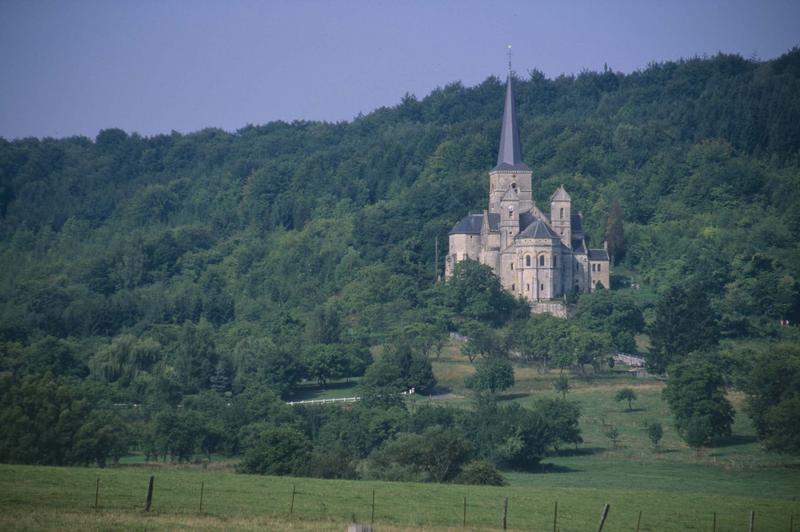 Vue éloignée sur l'ensemble est