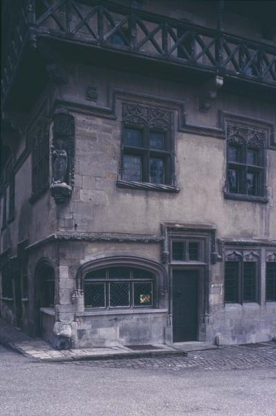 Façade gothique sur rue