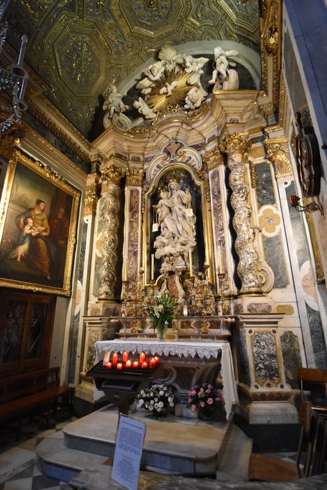 autel et retable de la chapelle du Carmel, statue : Vierge à l'Enfant