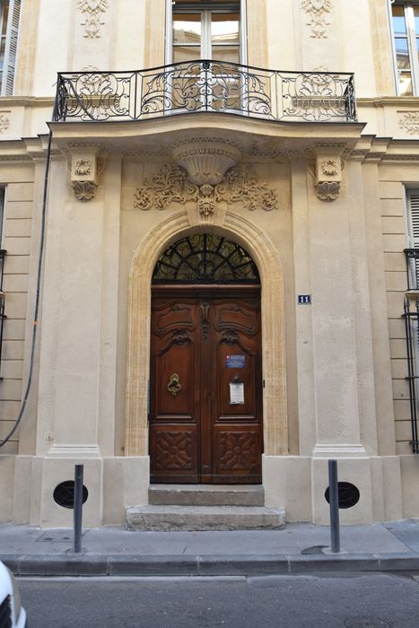 porte d’accès sur rue