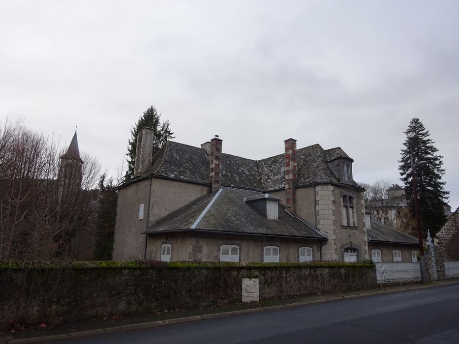 façade nord-ouest, vue partielle