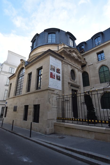 façade sur la rue de la Bûcherie, vue partielle