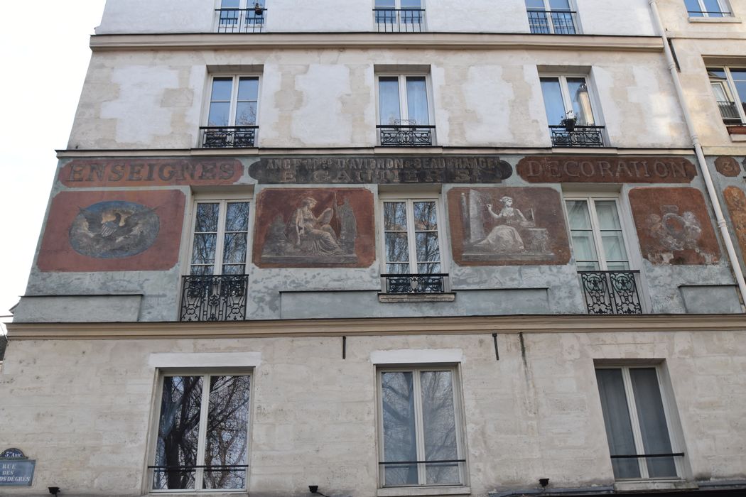 façade sur rue du n°1, vue partielle