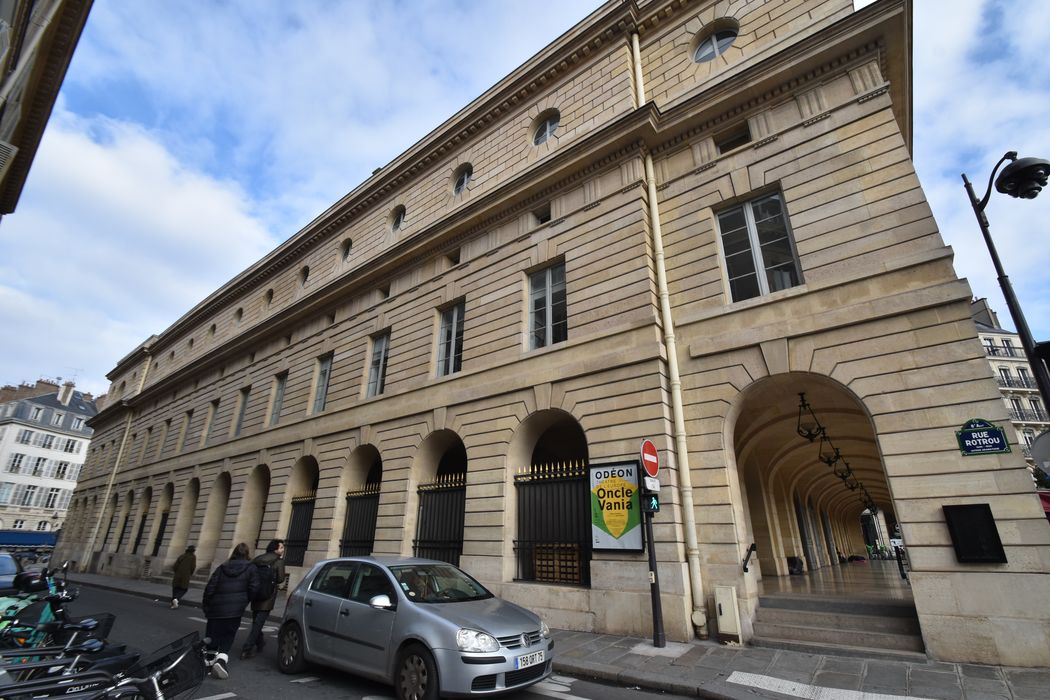 façade sur la rue Rotrou