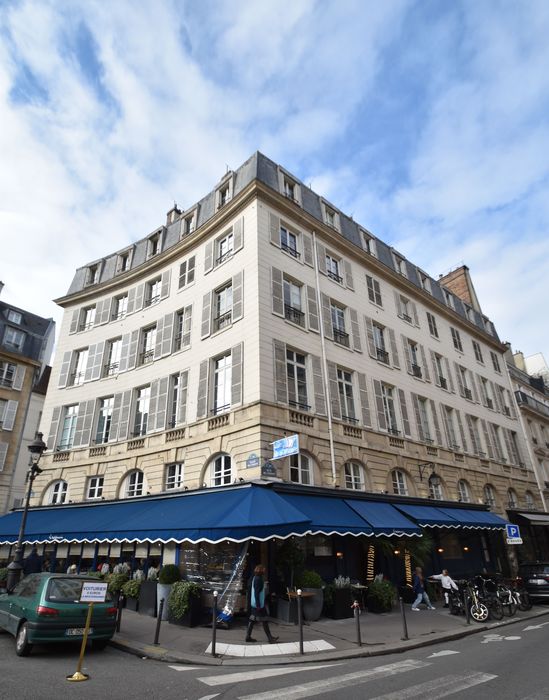 façades sur la place de l'Odéon et sur la rue de l'Odéon