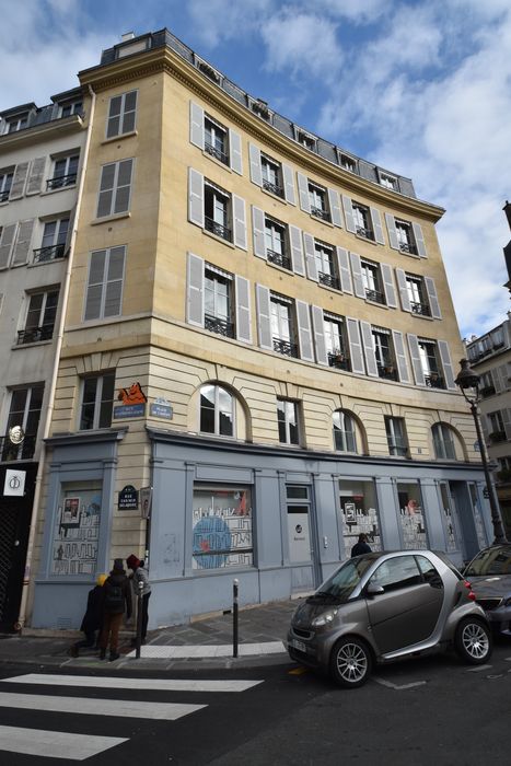 façades sur la place de l'Odéon et sur la rue Casimir Delavigne