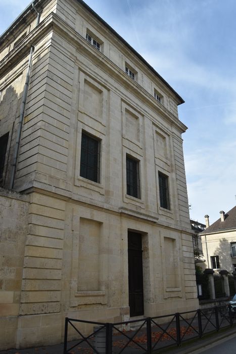 façade sur la rue Panleu