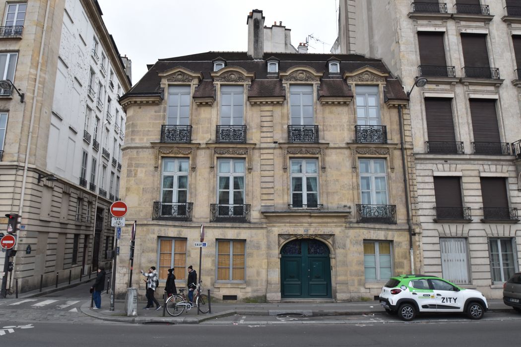 façade sur la rue des Grands-Augustins