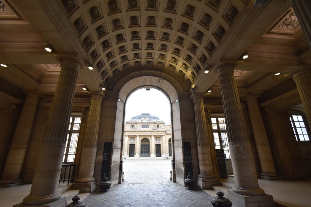 passage entre le quai de Conti et la cour d'honneur