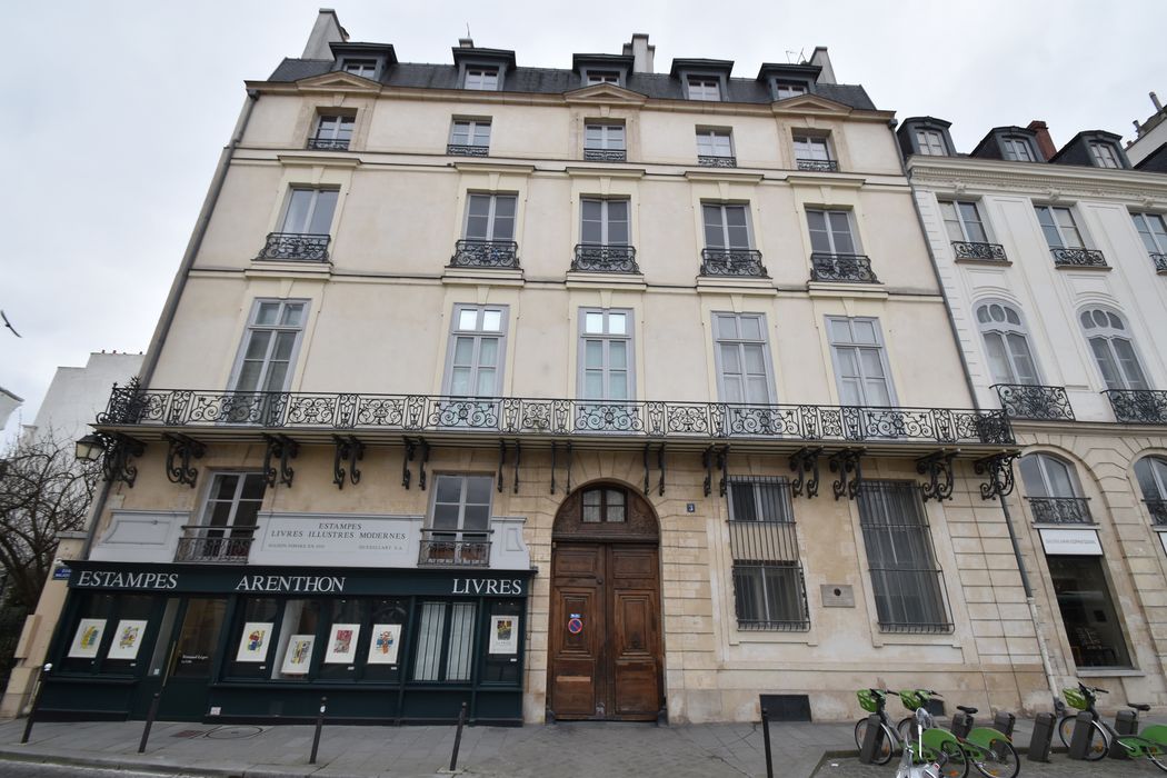 façade sur rue