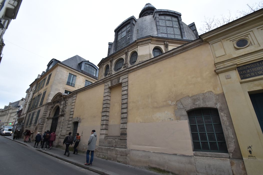 façade sur la rue de l'École de Médecine