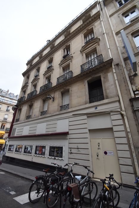 façade sur la rue Champollion