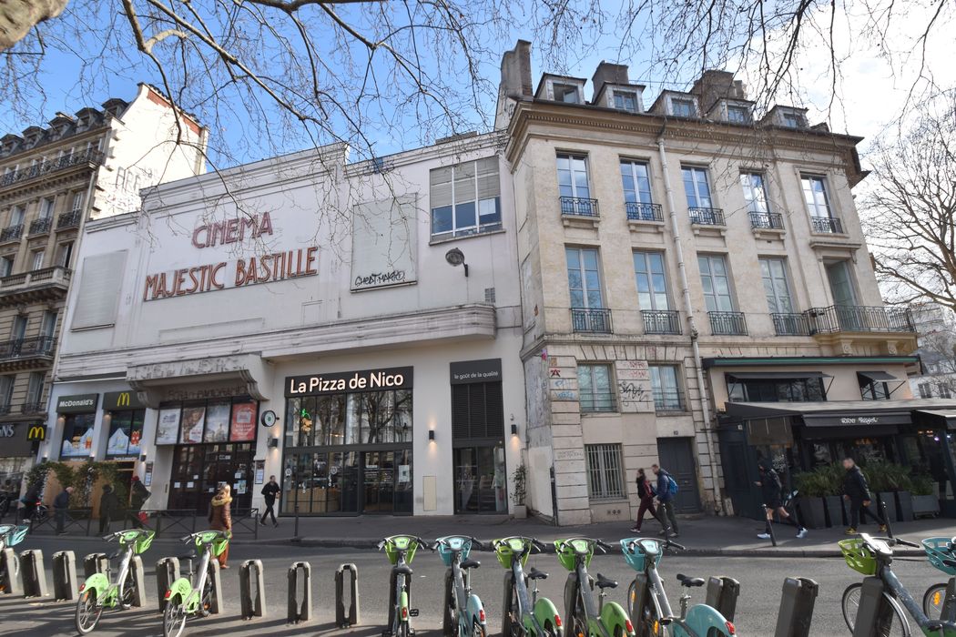 façade sur le boulevard Richard Lenoir