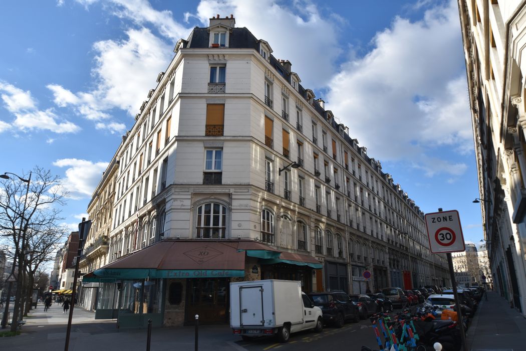 façades sur la rue du Faubourg Saint-Antoine du n°307 et des façades des numéros impairs sur la rue des Immeubles Industriels