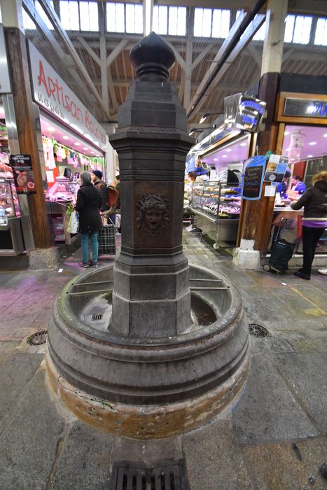 vue générale de la fontaine centrale