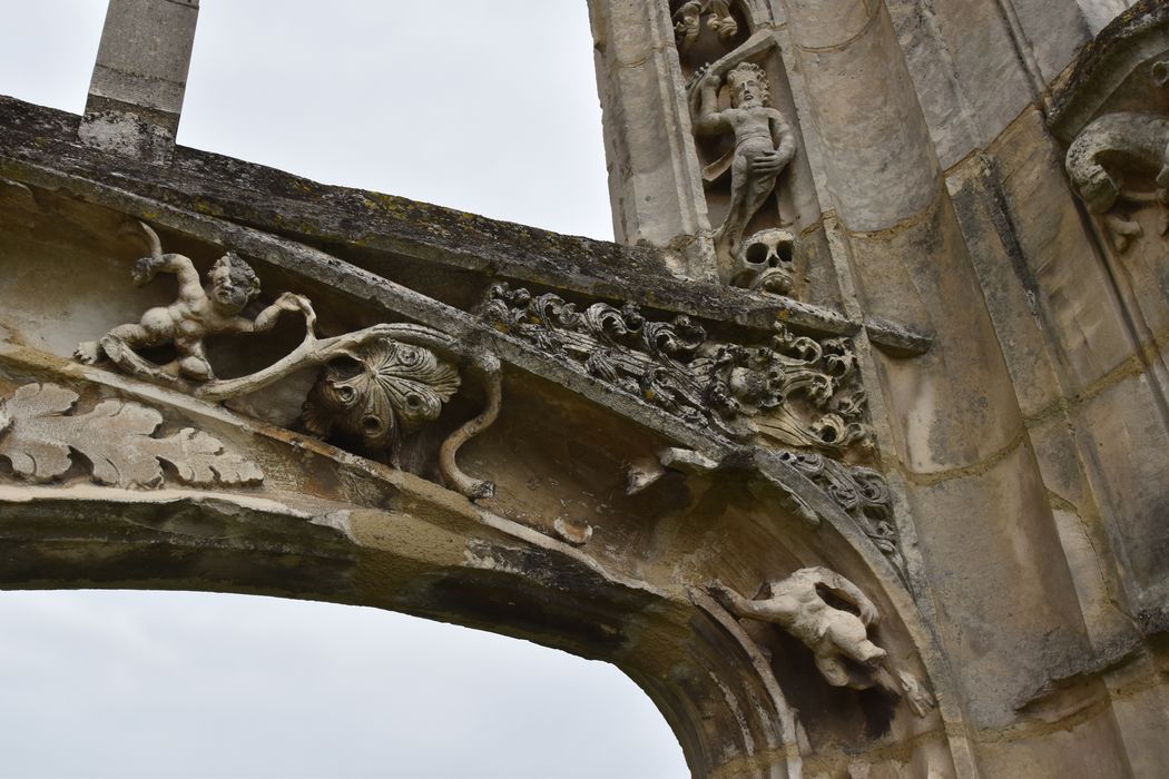 portail ruiné, élévation sud, détail