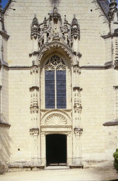 Chapelle : porte d'entrée ouest