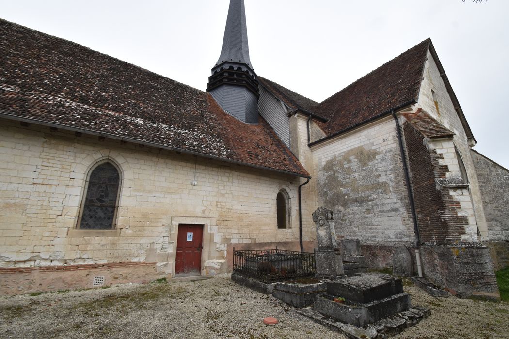 façade latérale sud, vue partielle