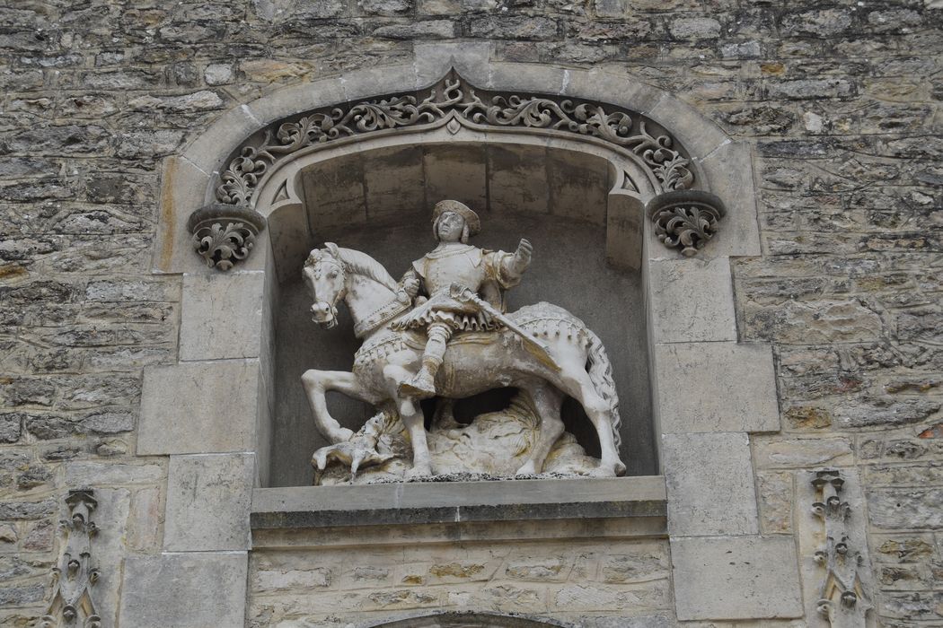 statue équestre : Saint Thibault