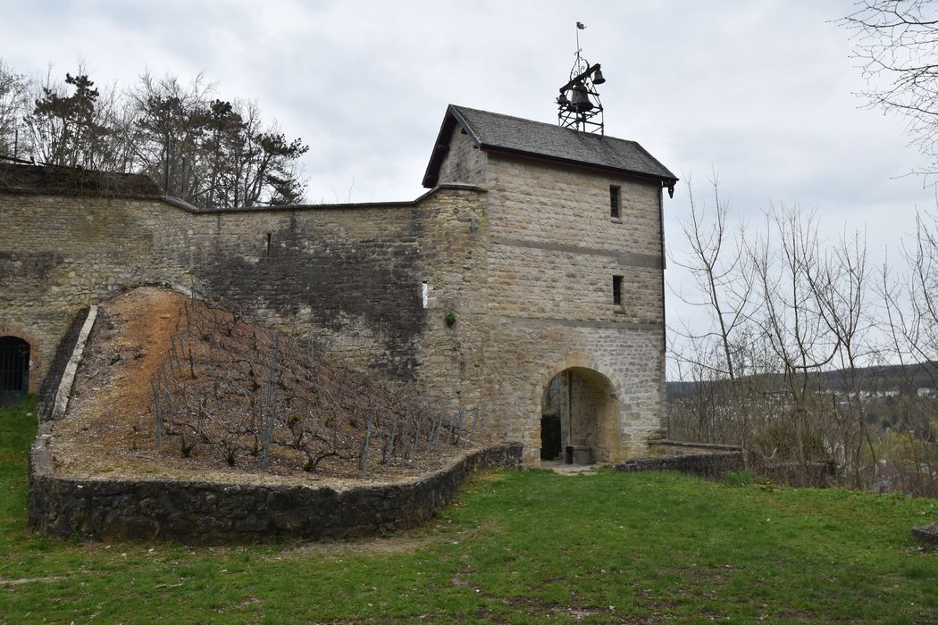 porte, élévation sud