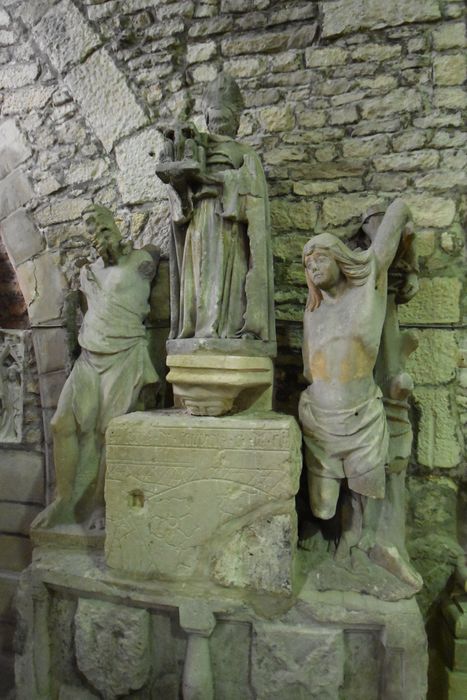 statue : Saint évêque portant la sainte Trinité, saint Christophe, saint Sébastien - © Ministère de la Culture (France), Médiathèque du patrimoine et de la photographie, diffusion GrandPalaisRmn Photo