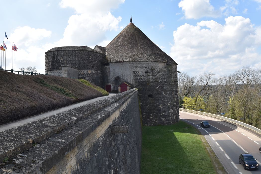 vue générale de la tour depuis le Nord