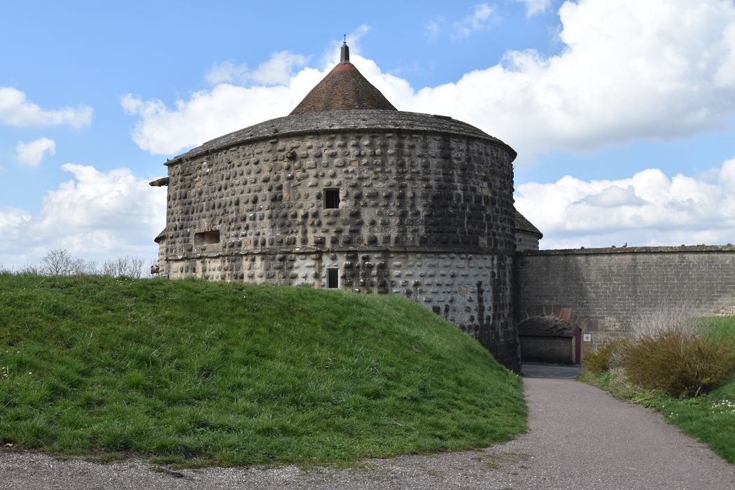 vue générale de la tour depuis l’Est