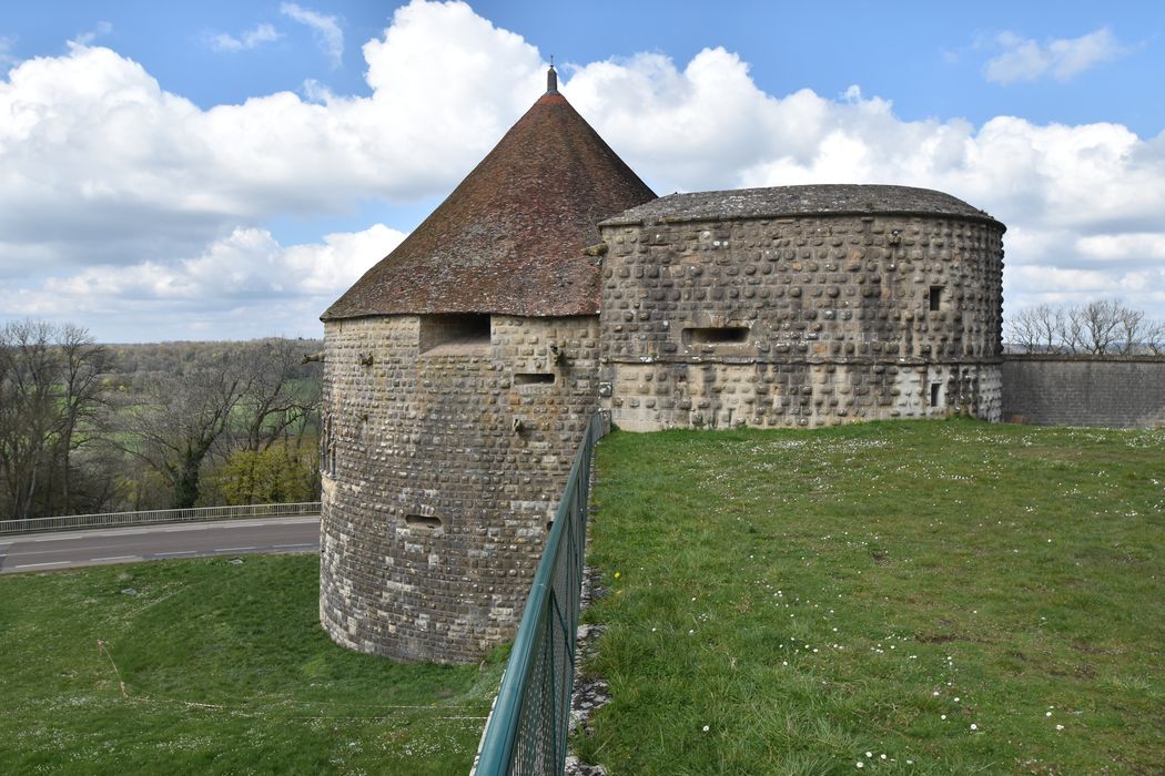 vue générale de la tour depuis l’Est