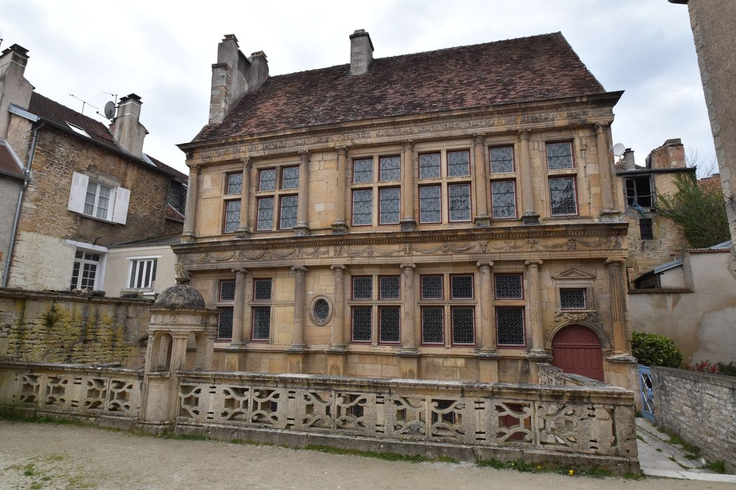 façade sur cour