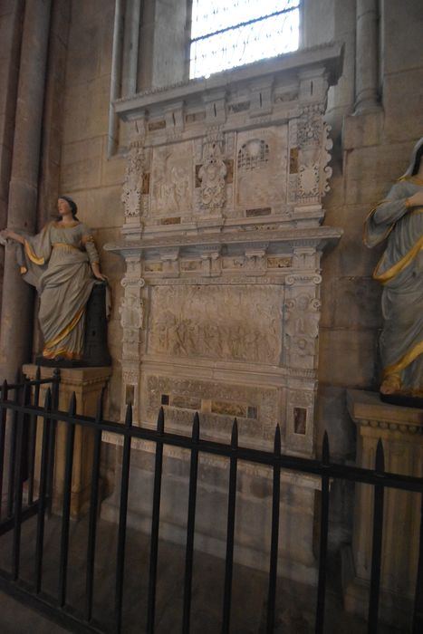 bas-reliefs : Vie de saint Mammès (La), Procession, Adoration du Christ (L'), Prison