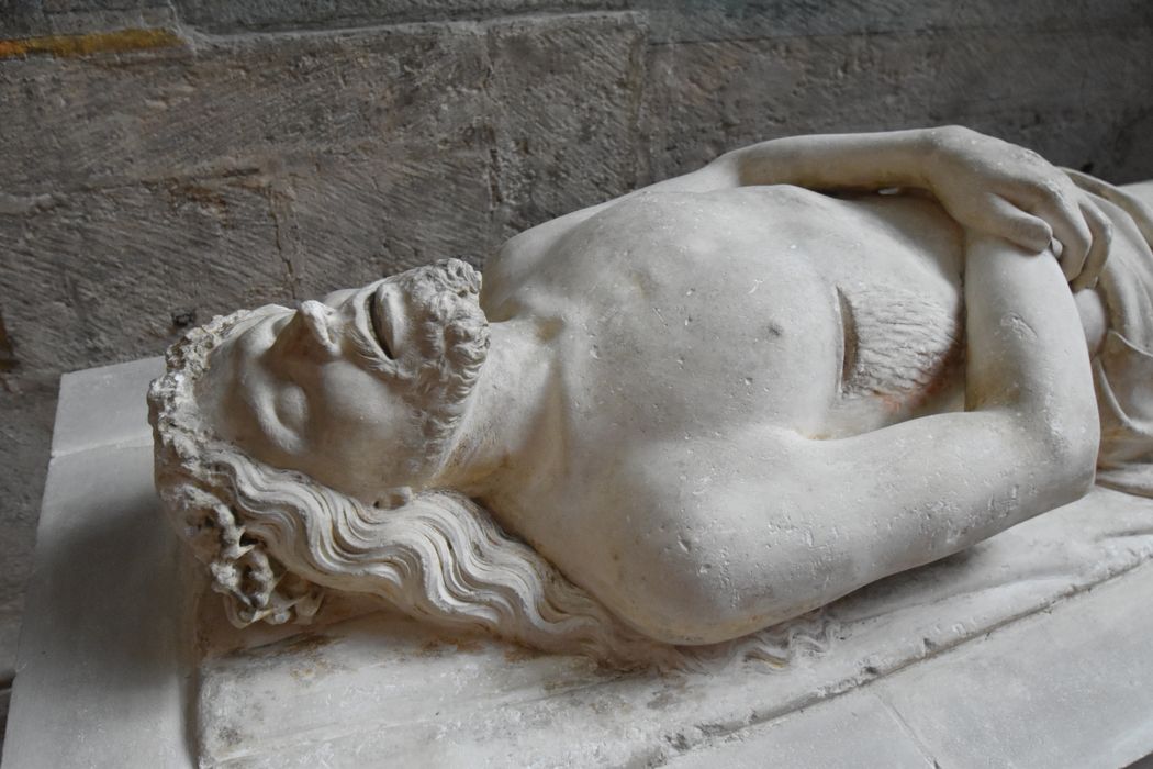 statue : Christ au tombeau, gisant (Le), vue partielle