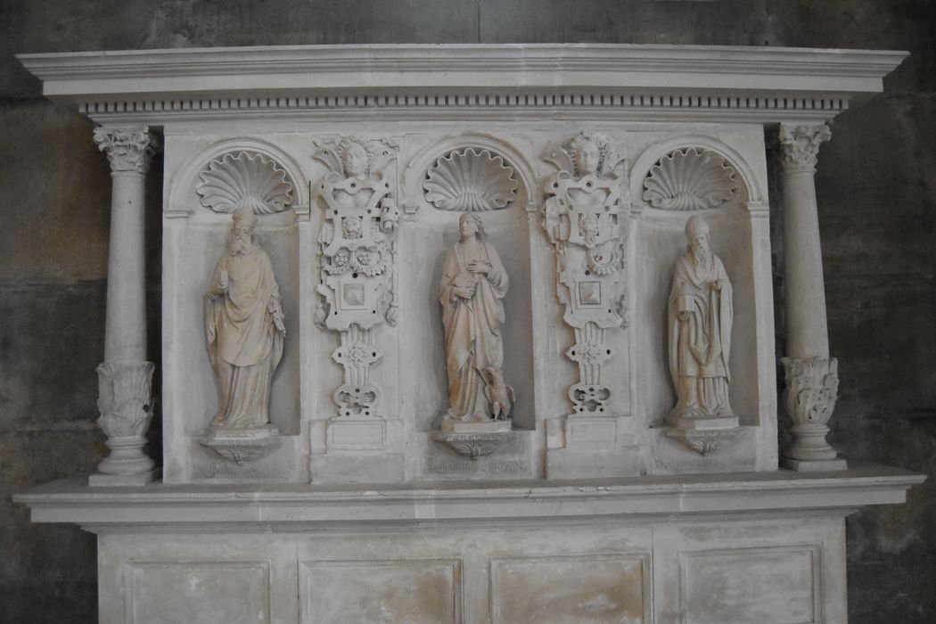 retable, statues (statuettes)