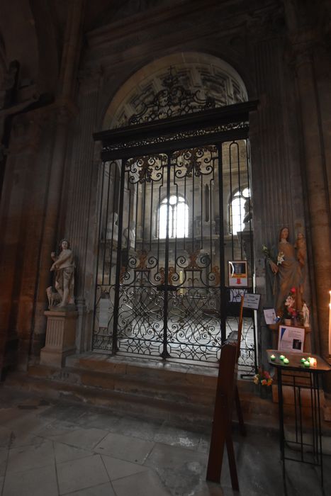 chapelle latérale nord, grille de clôture