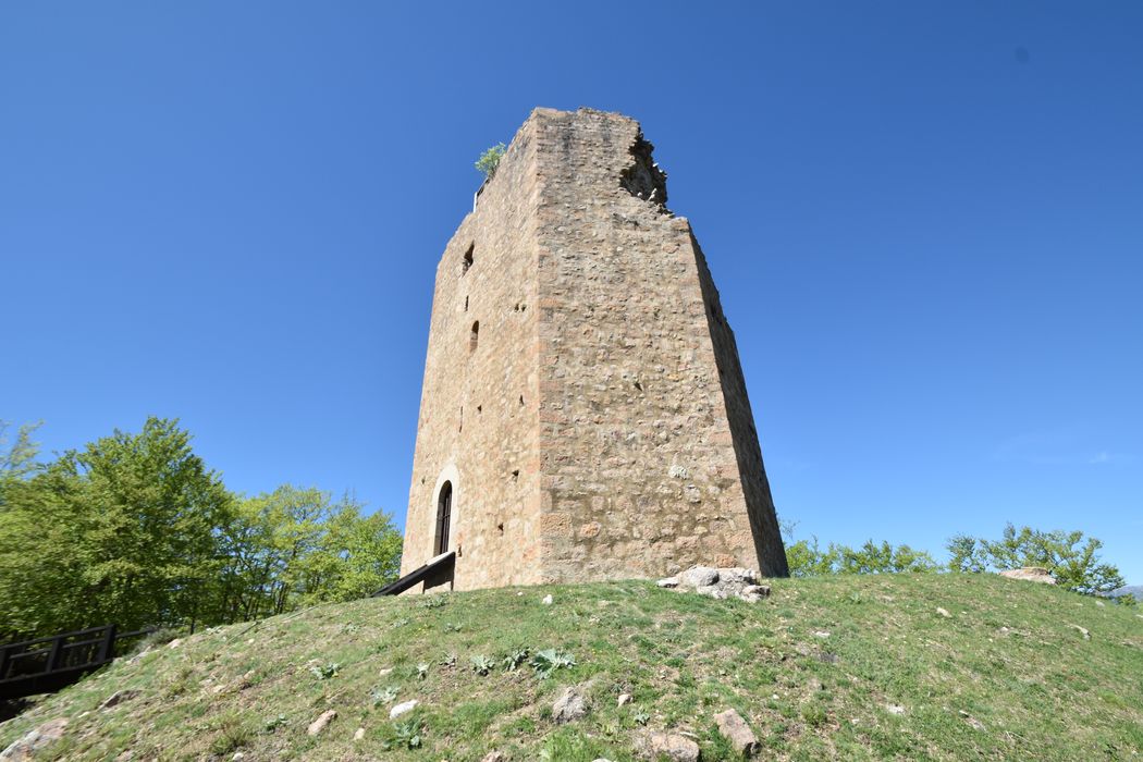 tour nord, élévations nord-est et sud-est