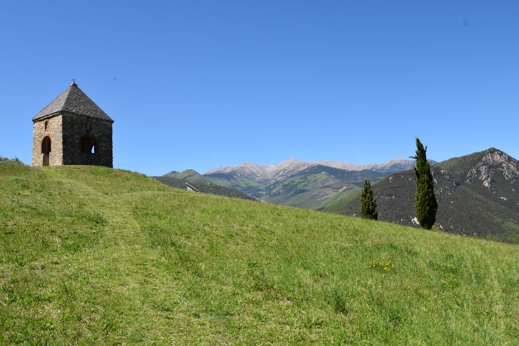 vue générale du bâtiment dans son environnement depuis le Sud-Est