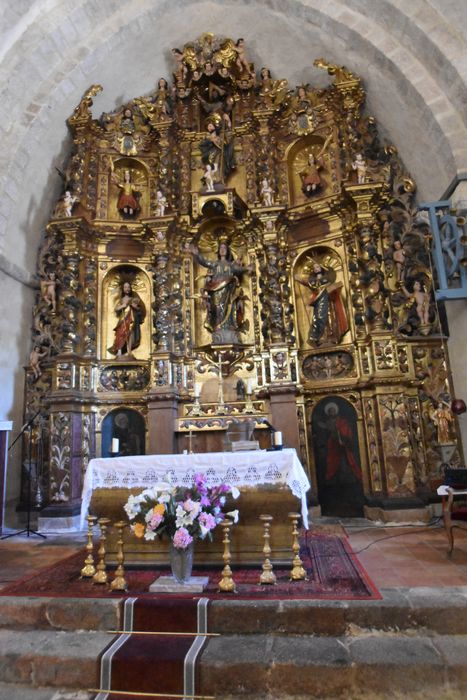 retable du maître-autel, gradins d'autel, tableaux, statues