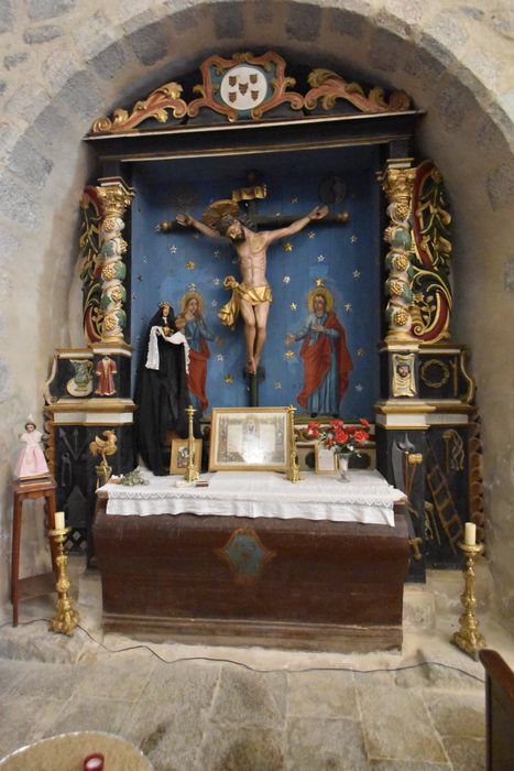 retable latéral, statues : Christ en croix, Vierge des Sept douleurs