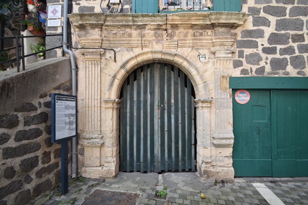 portail d'accès sur rue