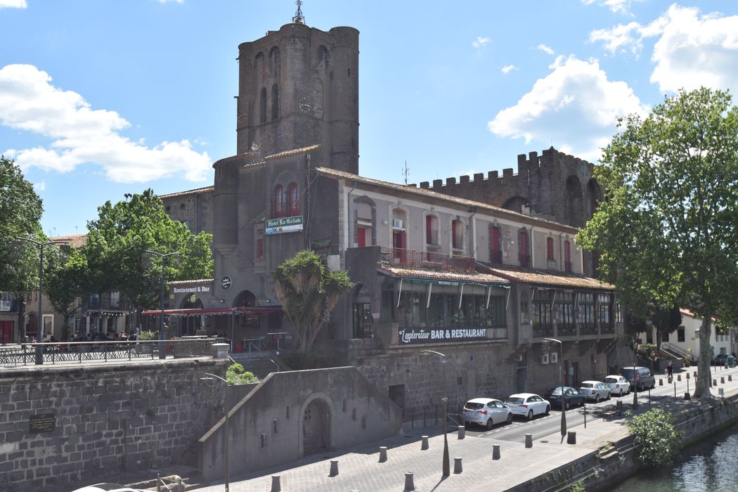 vue générale du bâtiment depuis le pont des Maréchaux