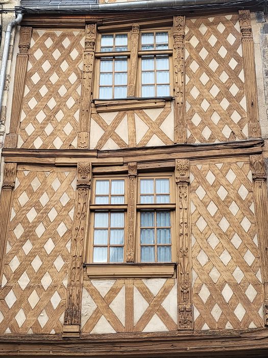 façade sur la rue Saint-Etienne, vue partielle