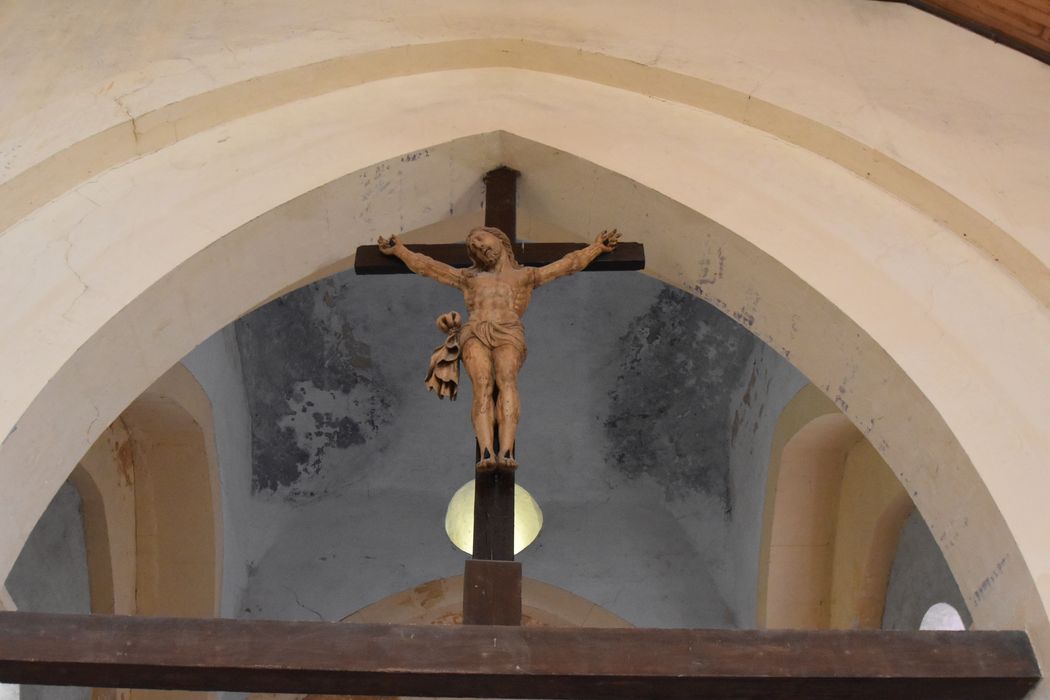 statue : Christ en croix
