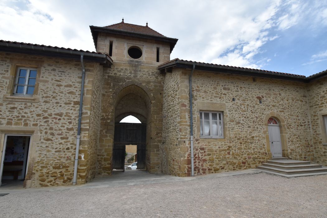 cour intérieure, aile ouest, porterie, élévation est