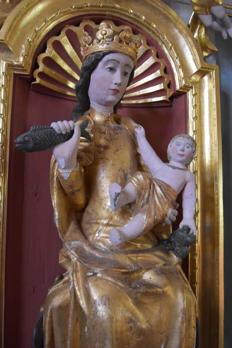 statue : Vierge à l’Enfant dite Notre-Dame-des-Lacs-de-la-Godivelle, vue partielle