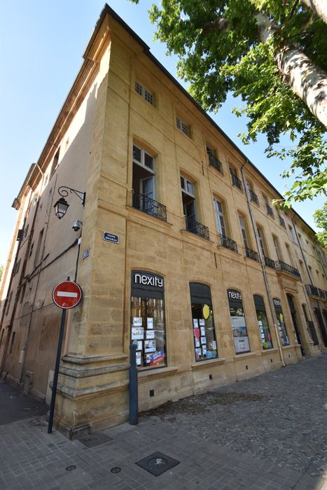 façade nord sur le cours Mirabeau