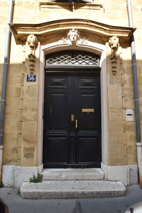 portail d'accès sur rue