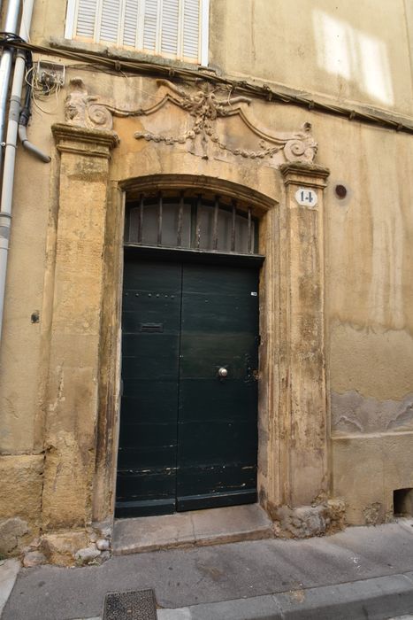 porte d'accès sur rue