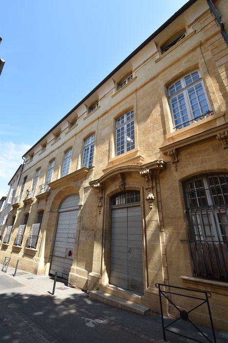 façade sud sur la rue du Maréchal Joffre