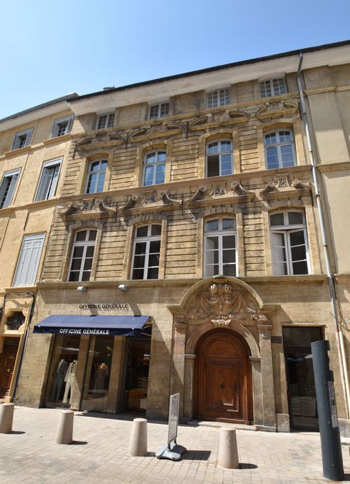 façade sur rue