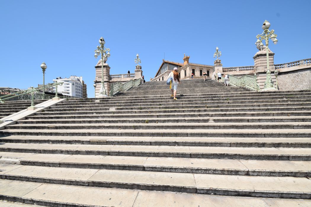 vue partielle de l 'escalier en direction du Nord