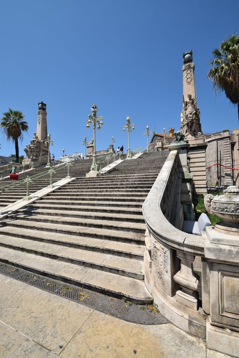 vue partielle de l 'escalier en direction du Nord